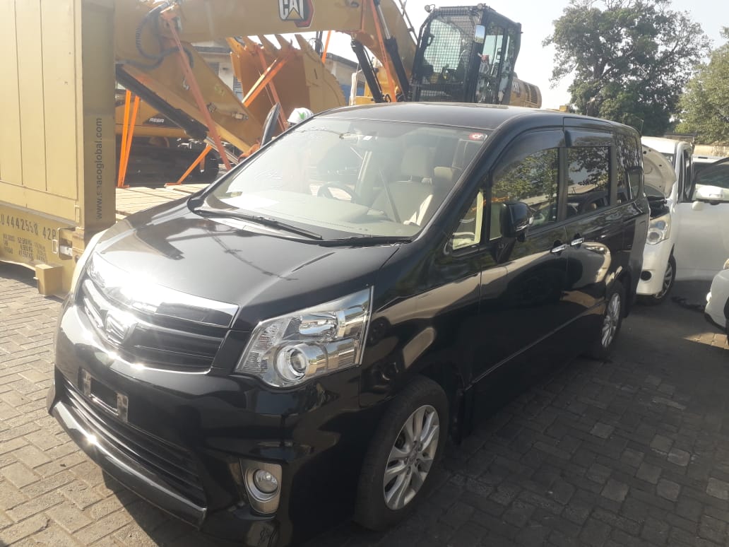 Vehicle photo 2